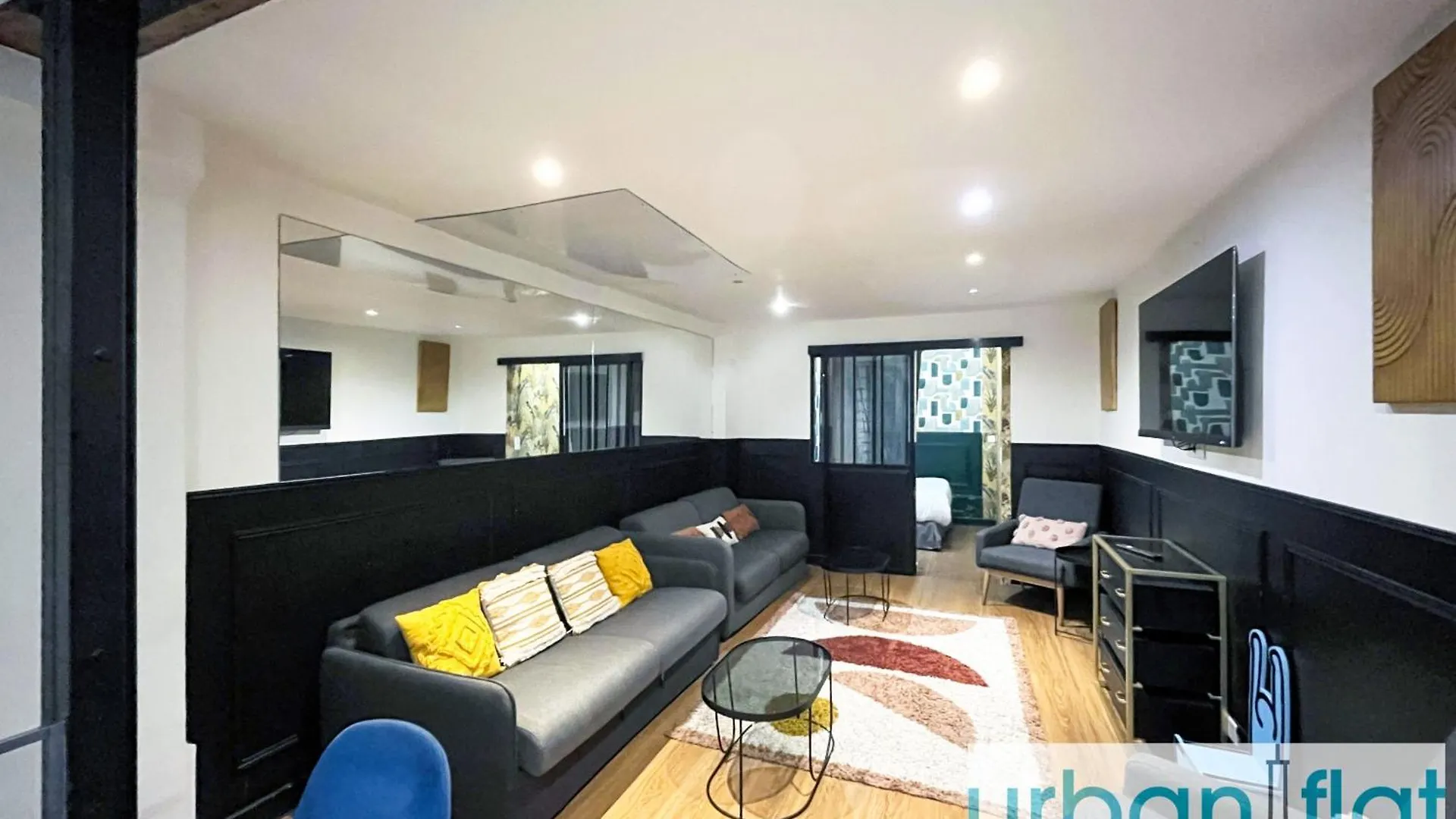 Urban Flat 31 - Charming Triplex In Parisアパートメント 0*, パリ フランス